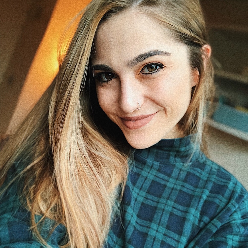 Meet your Posher, Elise